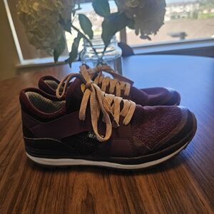 Lems Burgundy Sneakers with Beige Laces